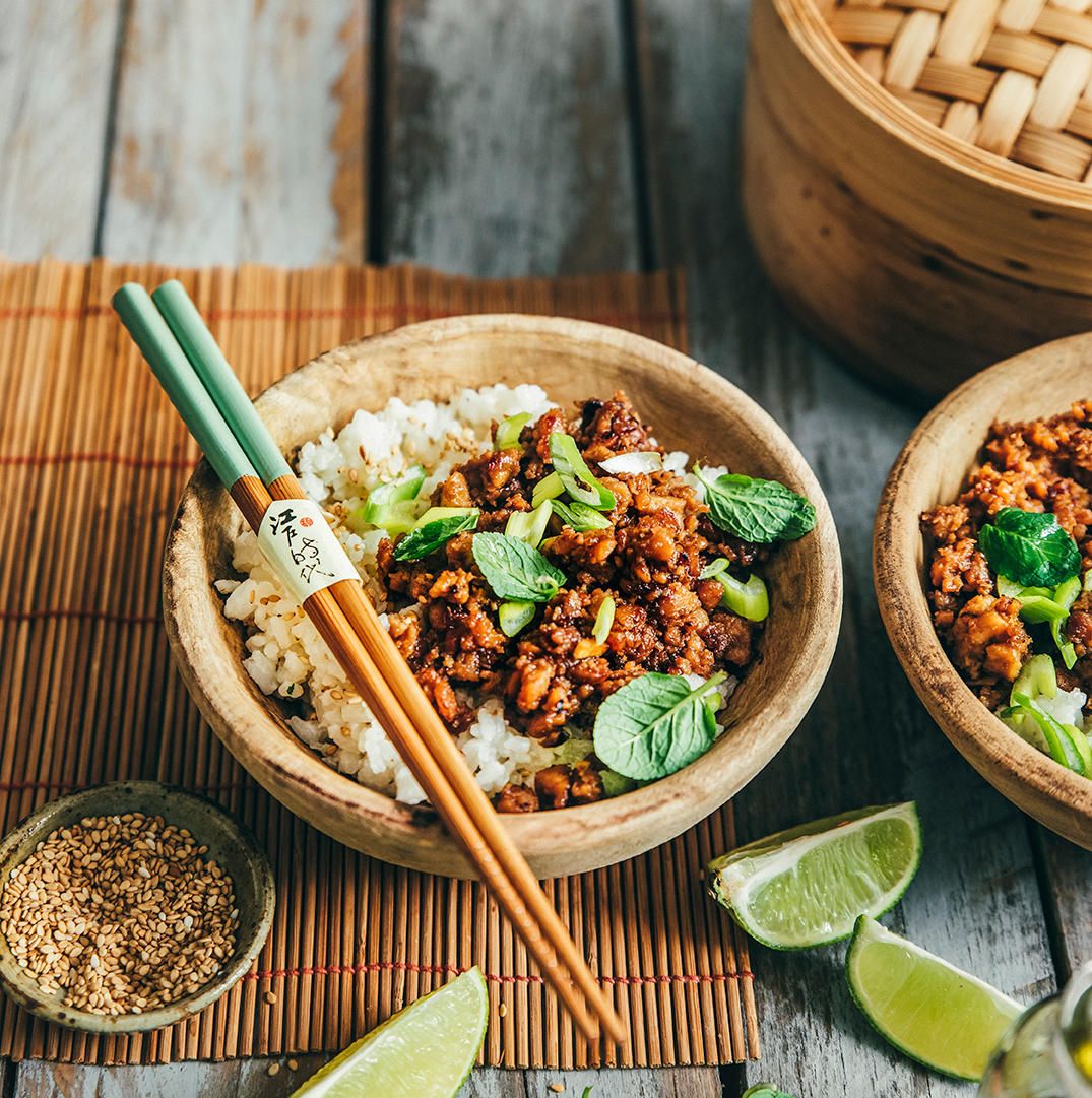 Sticky tempeh au gingembre, riz au lait de coco Sticky tempeh au gingembre, riz au lait de coco